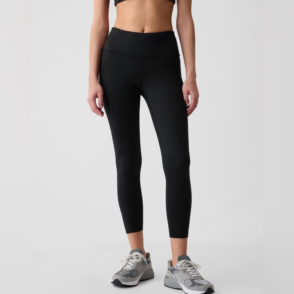 GapFit | High Rise Recycled Power 7/8 Leggings | Black | Medium
